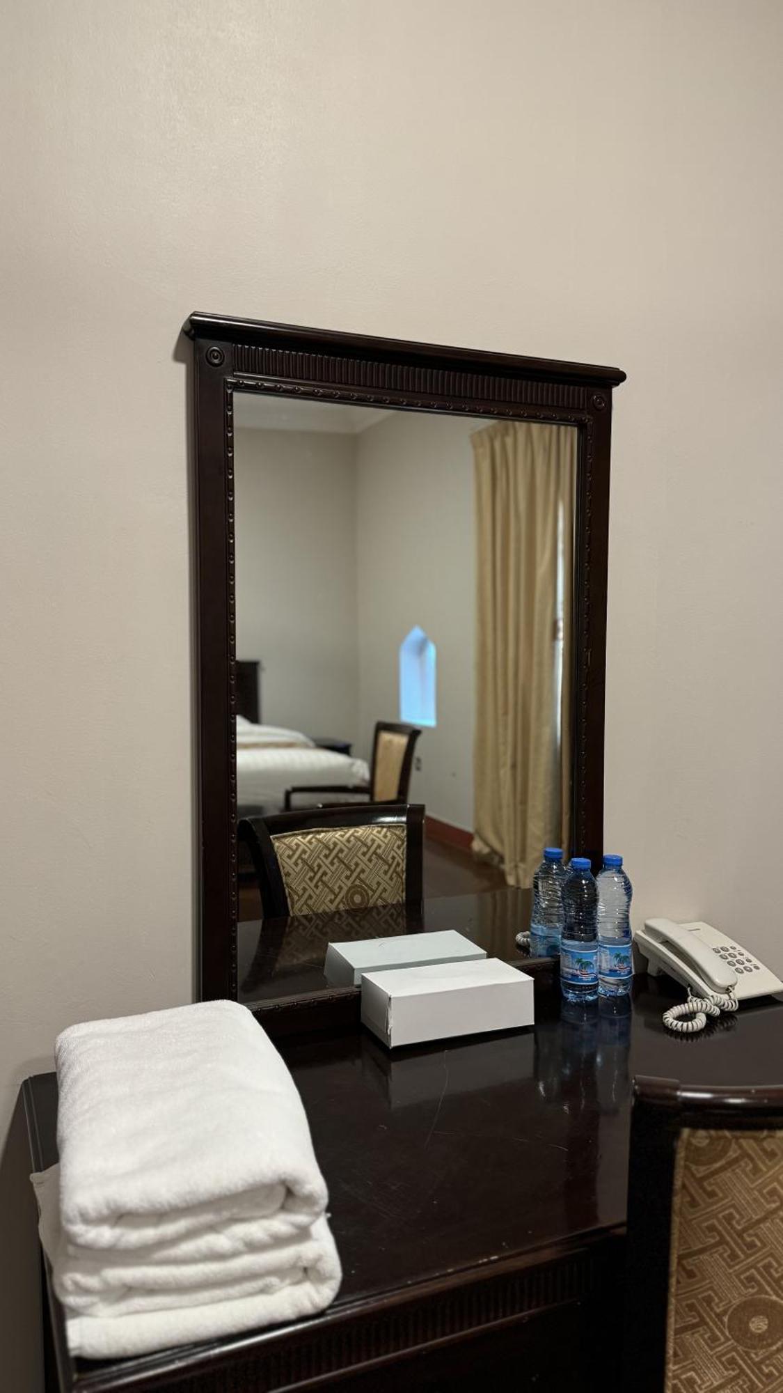 Gulf Crown Hotel Apartment Seeb Extérieur photo