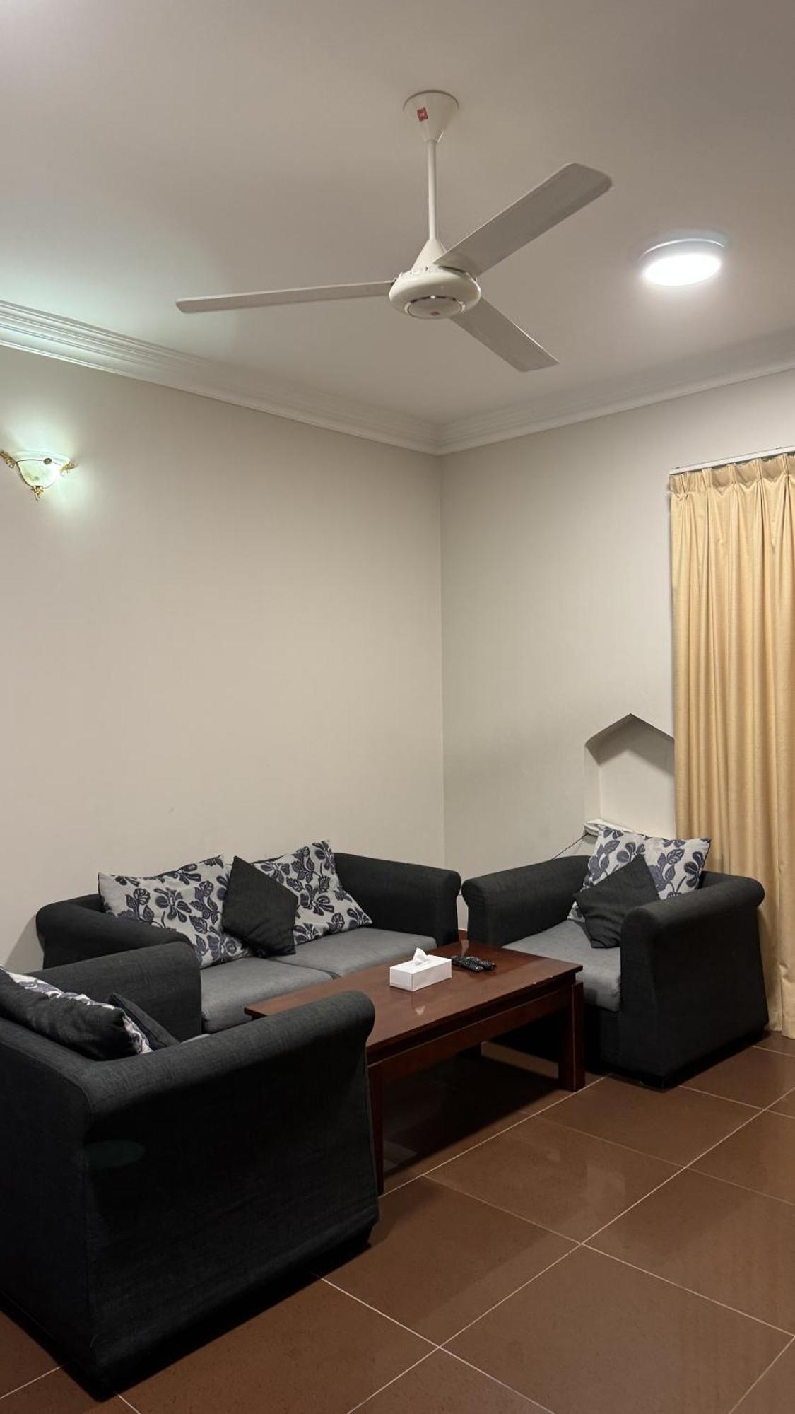 Gulf Crown Hotel Apartment Seeb Extérieur photo